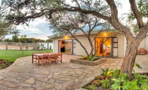 Arebusch Travel Lodge Windhoek - Villa Exterior